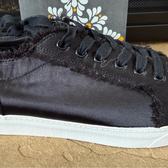 Libby Edelman Black Sneakers with White Sole - Picture 2 of 8